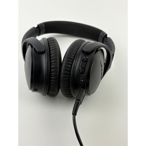 Bose Wireless Over-Ear Headphones - Black - Picture 11 of 12